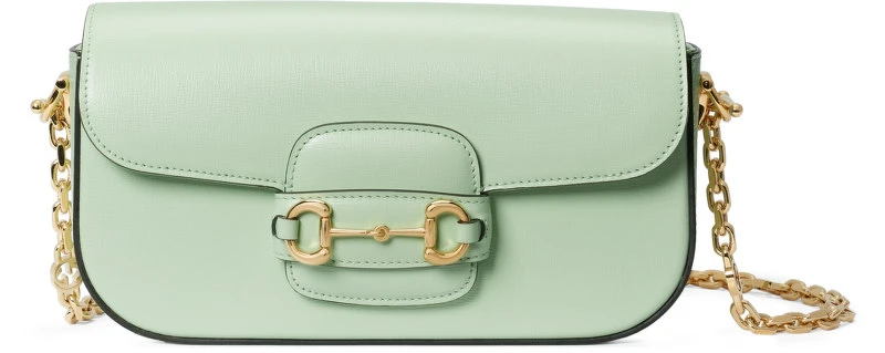 Gucci HORSEBIT 1955黑色皮革鍊帶肩背包,NT98,800。 Gucci HORSEBIT 1955黑色皮革鍊帶肩背包,NT98,800。