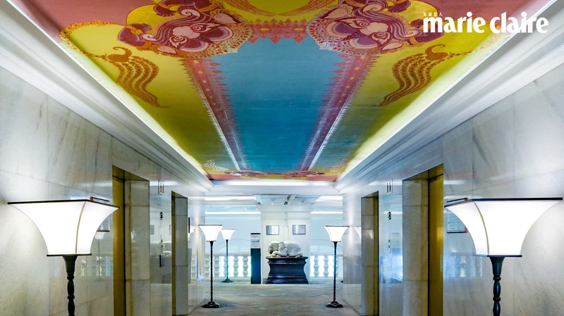 二樓電梯出來的天花板也別具風情 二樓電梯出來的天花板也別具風情