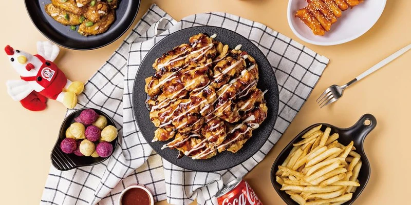 5/10~6/30，起家雞七週年黑辣啵套餐只要$637，超美味炸雞搭配薯條汽水超過癮。