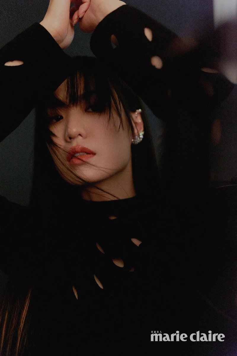 長袖針織鏤空上衣，Maje。