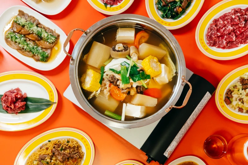 提供每日新鮮直送溫體牛肉。 提供每日新鮮直送溫體牛肉。