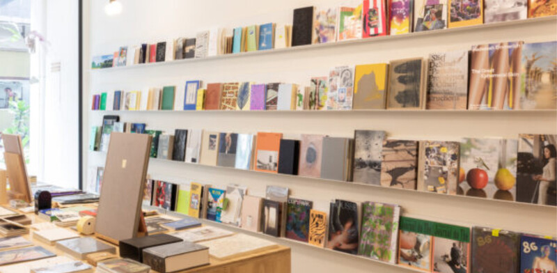 獨立書店「朋丁」召集快閃圖書館,探討藝術作品與閱讀之間的關聯性。 獨立書店「朋丁」召集快閃圖書館,探討藝術作品與閱讀之間的關聯性。