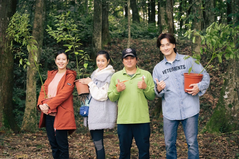 《光露營就很忙了》左起劉品言、林心如、營主、鄭元暢一同參與任務。 《光露營就很忙了》左起劉品言、林心如、營主、鄭元暢一同參與任務。