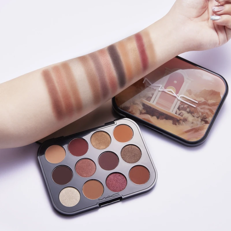 M.A.C玩色派對十二色眼影盤(#落日暖陽FUTURE FLAME),NT2,400 M.A.C玩色派對十二色眼影盤(#落日暖陽FUTURE FLAME),NT2,400