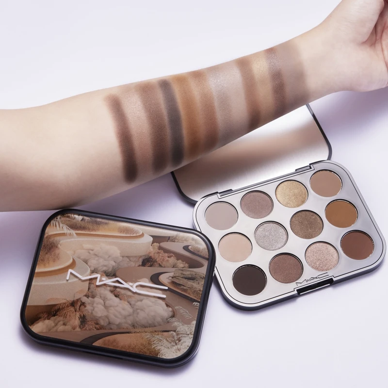 M.A.C玩色派對十二色眼影盤(#裸茶大地UNFILTERED NUDES),NT2,400 M.A.C玩色派對十二色眼影盤(#裸茶大地UNFILTERED NUDES),NT2,400