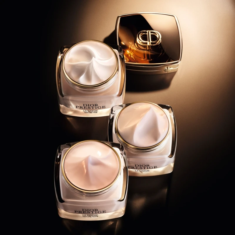 DIOR迪奧精萃再生玫瑰賦活乳霜擁有三種質地。 DIOR迪奧精萃再生玫瑰賦活乳霜擁有三種質地。