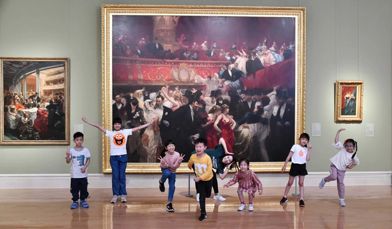 奇美博物館「舞・藝大豐收」兒童夏令營，探索展廳作品，透過觀察培養敏感度與細心度，把藝術變成趣味遊戲。
