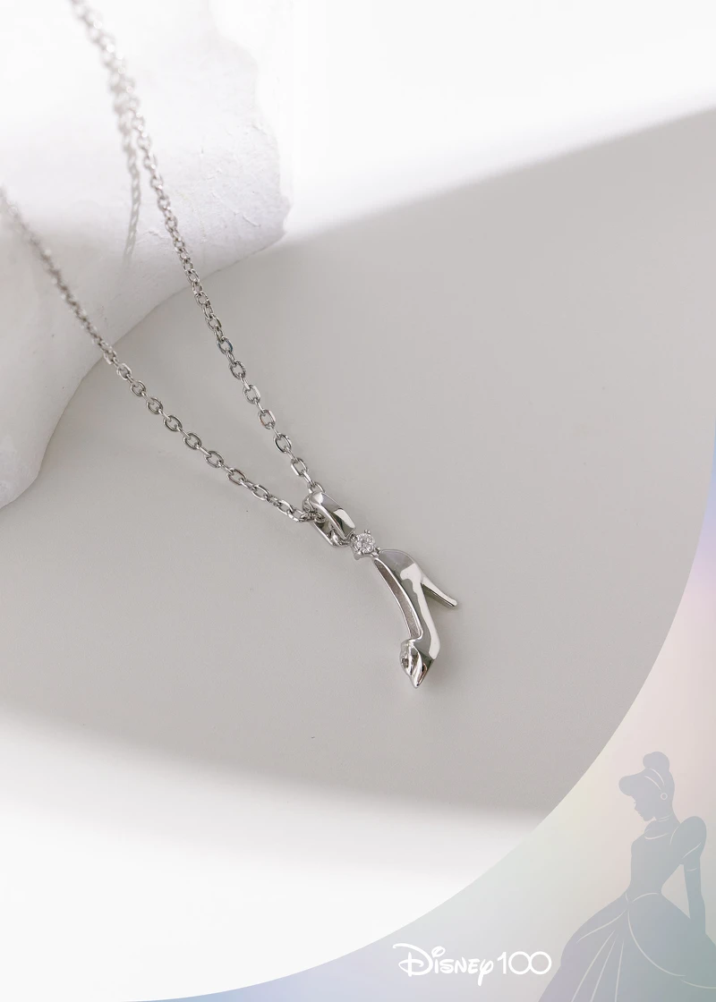 V Class仙杜瑞拉純銀項鍊,售價NT$1,980 V Class仙杜瑞拉純銀項鍊,售價NT$1,980