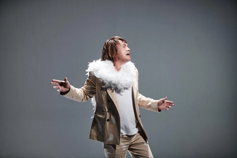 出動三機、拍攝12小時 MV成果伍佰直呼滿意