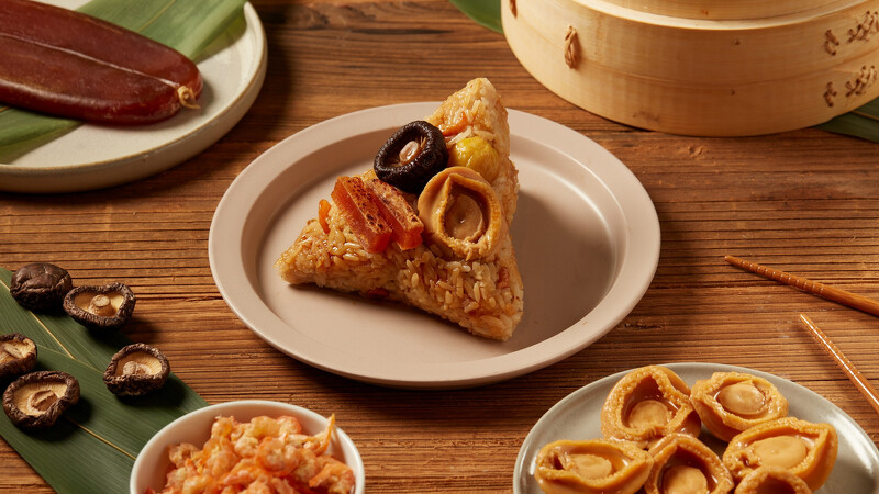 誠品線上鯉魚×好料理:黃金烏魚子鮑魚粽(6入組)。 誠品線上鯉魚×好料理:黃金烏魚子鮑魚粽(6入組)。