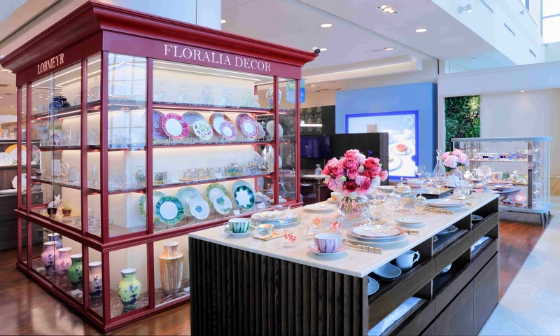 「Floralia Décor 花樂雅堂」於百貨商場設點。 「Floralia Décor 花樂雅堂」於百貨商場設點。