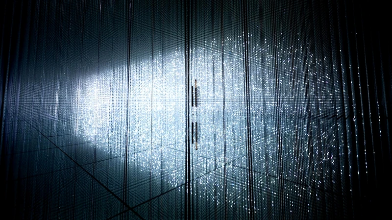 《無窮無盡的水晶宇宙》 《無窮無盡的水晶宇宙》