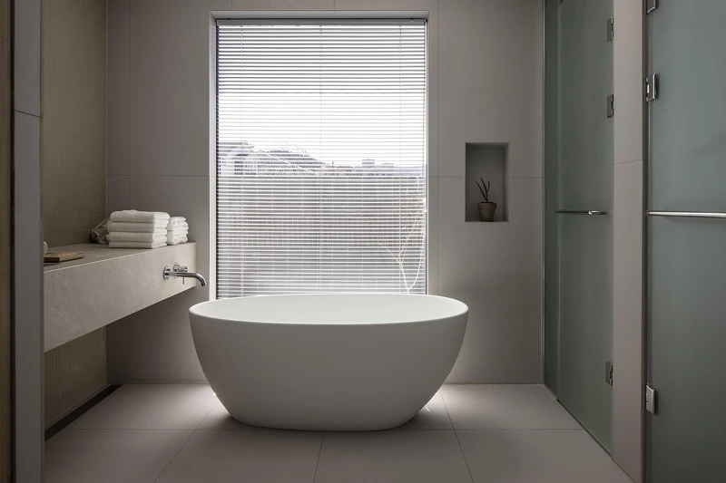 光線充足的浴室空間。（Photo by Giung Hong ，@kiwoong_hong）