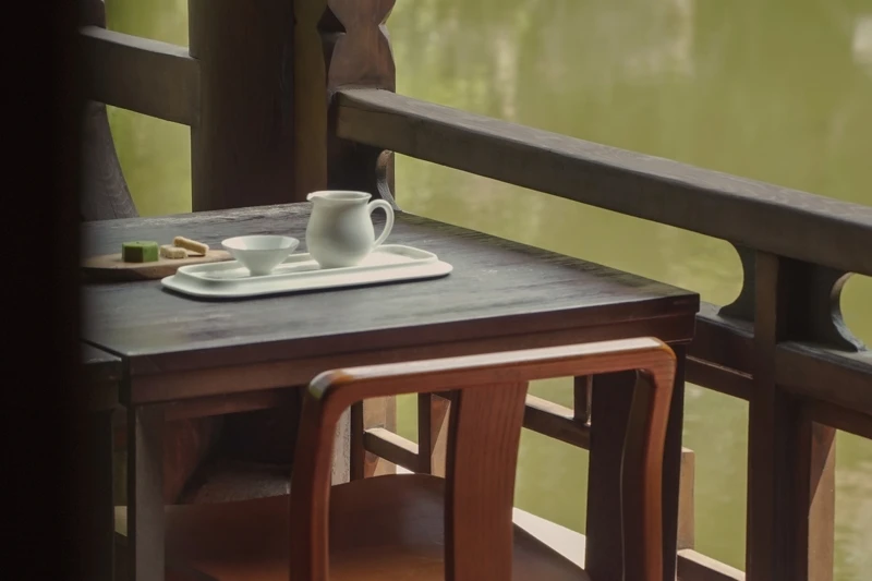 水風軒臨湖品茗。 水風軒臨湖品茗。