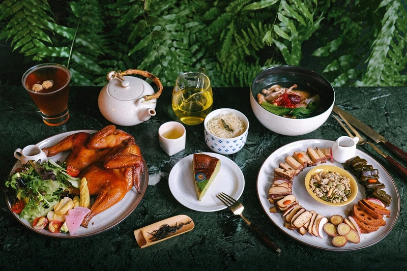 新菜單與坪林茶品牌「山不枯」合作。 新菜單與坪林茶品牌「山不枯」合作。