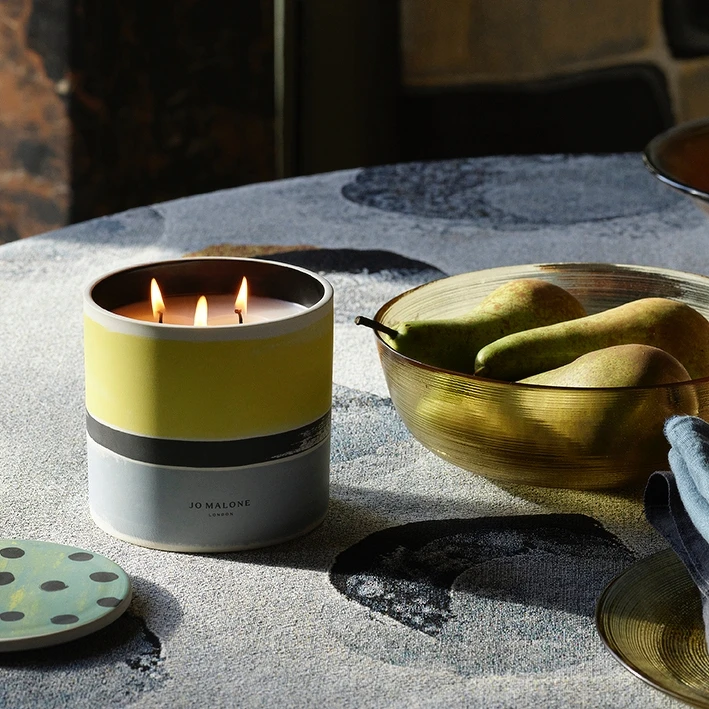 Jo Malone London英國梨與小蒼蘭/青檸羅勒與柑橘香氛雙層蠟燭600g,NT9,700 Jo Malone London英國梨與小蒼蘭/青檸羅勒與柑橘香氛雙層蠟燭600g,NT9,700