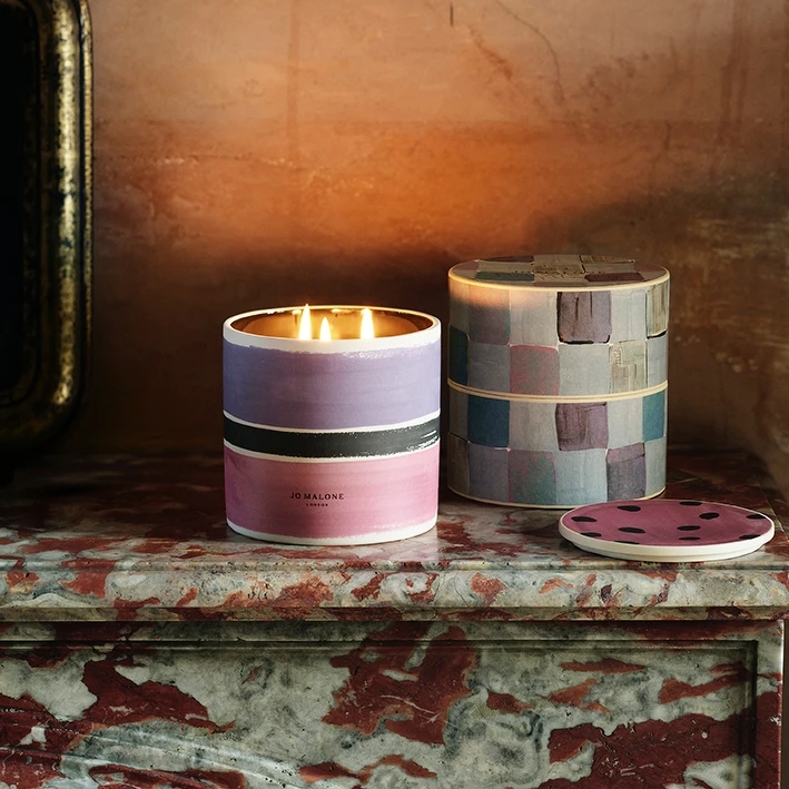 Jo Malone London黑石榴/牡丹與胭紅麂絨香氛雙層蠟燭600g,NT9,700 Jo Malone London黑石榴/牡丹與胭紅麂絨香氛雙層蠟燭600g,NT9,700