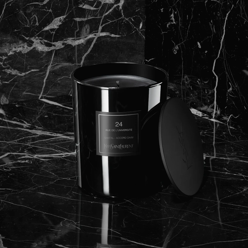 YSL時尚訂製香氛蠟燭-學術大道24號165g,NT3,450 YSL時尚訂製香氛蠟燭-學術大道24號165g,NT3,450