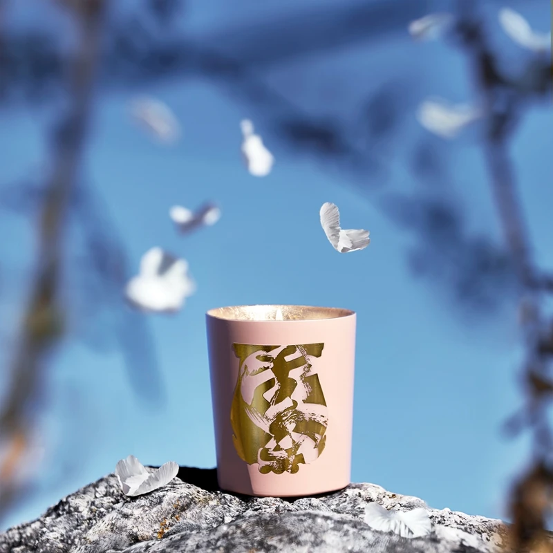 Cire Trudon與台灣茶人曾毓慧大師跨界聯名臨水之旅系列香氛蠟燭- Sous un Ciel de Pétales落英繽紛蠟燭。 Cire Trudon與台灣茶人曾毓慧大師跨界聯名臨水之旅系列香氛蠟燭- Sous un Ciel de Pétales落英繽紛蠟燭。