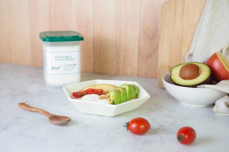 酪梨水果沙拉優格。