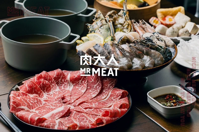 品牌從草創時的潮流風「轉大人」後變得更成熟專業的風格。