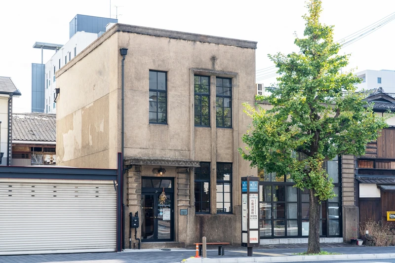 「開化堂咖啡店 Kaikado Café」由丹麥設計事務所「OeO」操刀設計室內空間。 「開化堂咖啡店 Kaikado Café」由丹麥設計事務所「OeO」操刀設計室內空間。
