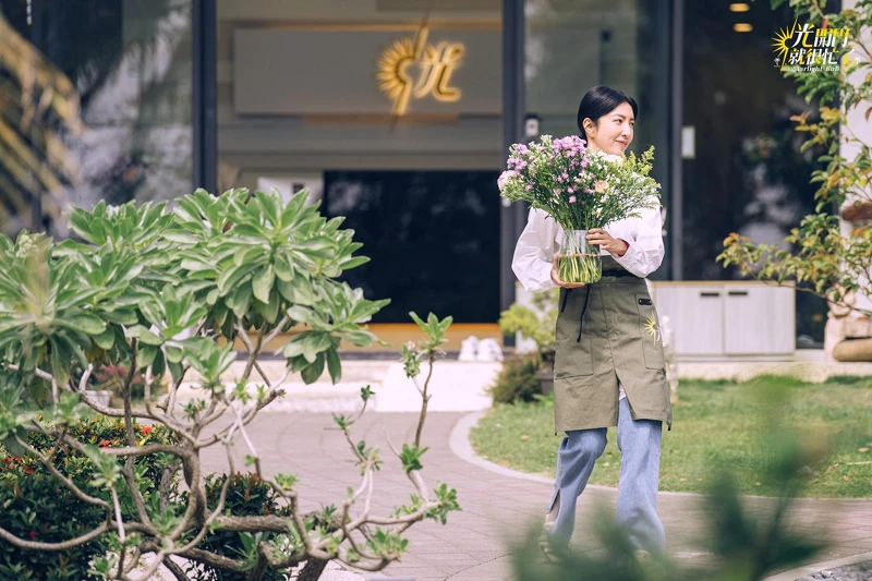 楊謹華擔任美學總監。