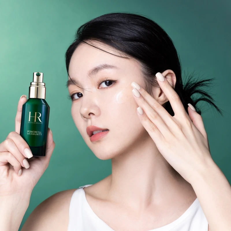 HR赫蓮娜植萃綠寶修護精華50ml,NT6,900 HR赫蓮娜植萃綠寶修護精華50ml,NT6,900