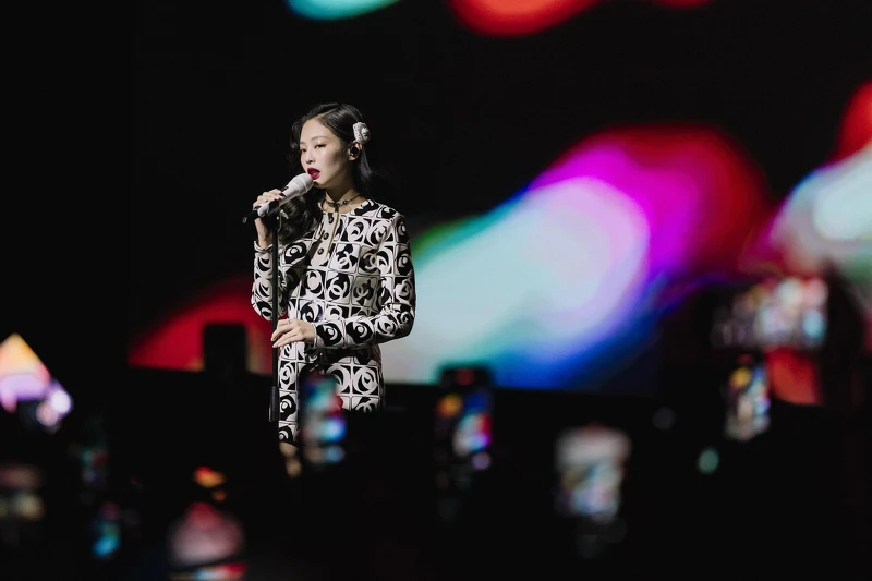 JENNIE穿著香奈兒2023/24秋冬高級時裝系列 JENNIE穿著香奈兒2023/24秋冬高級時裝系列