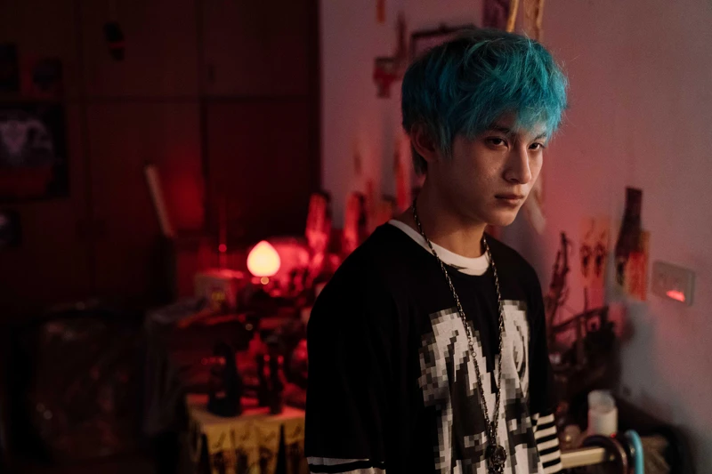 《地獄里長》林暉閔飾演罹患思覺失調症的問題青年「盧品冠」