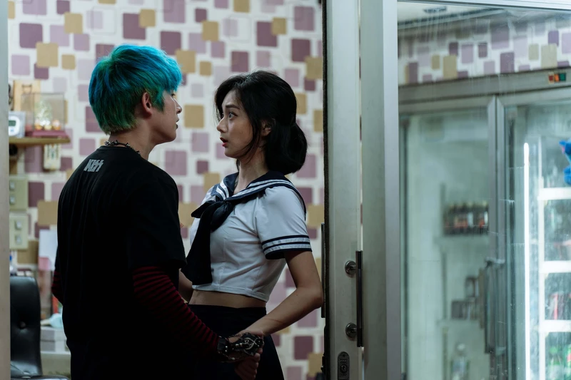 《地獄里長》林暉閔（左）、邵奕玫飾演情侶，劇中愛到卡慘死