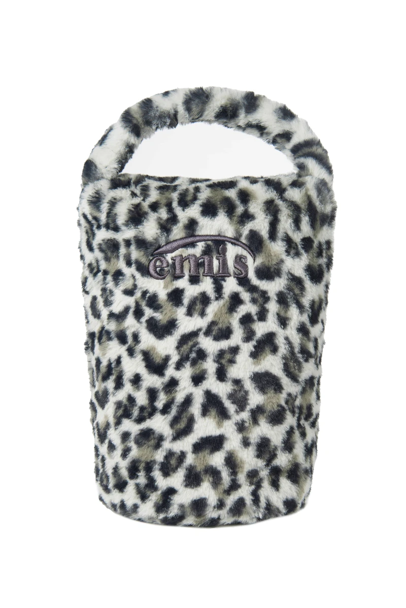 EMIS 豹紋手提包,約台幣NT$1,525(64,000韓元)。 EMIS 豹紋手提包,約台幣NT$1,525(64,000韓元)。