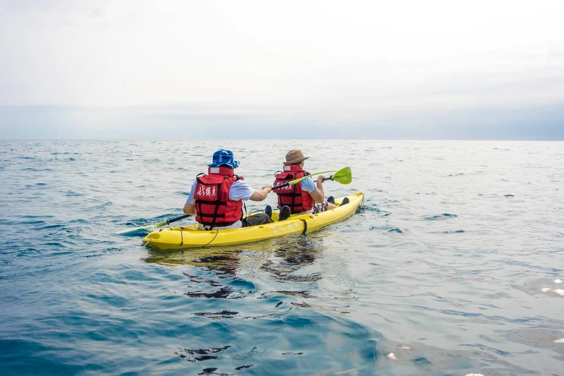 海上獨木舟。 海上獨木舟。