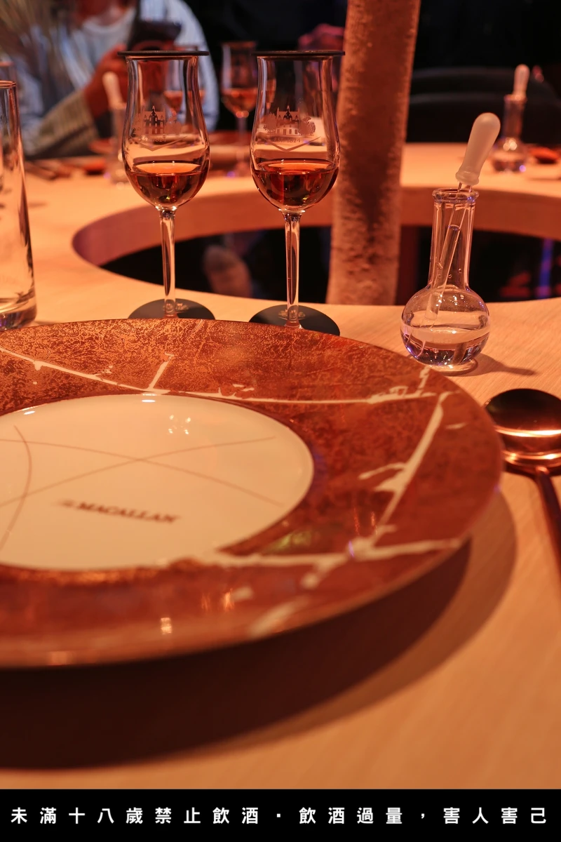 透過少許清水更能擴散其風味。