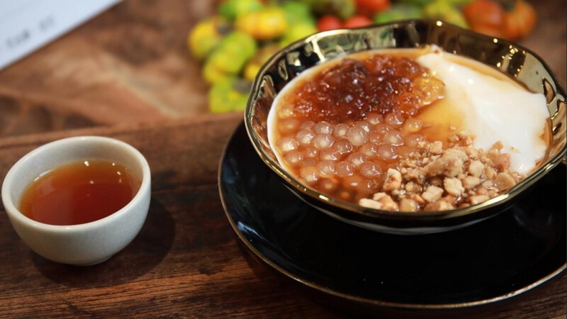 誠品生活信義店│1F 戶外廣場│融合日本傳統寄豆腐的永康街必吃「山海豆花」。