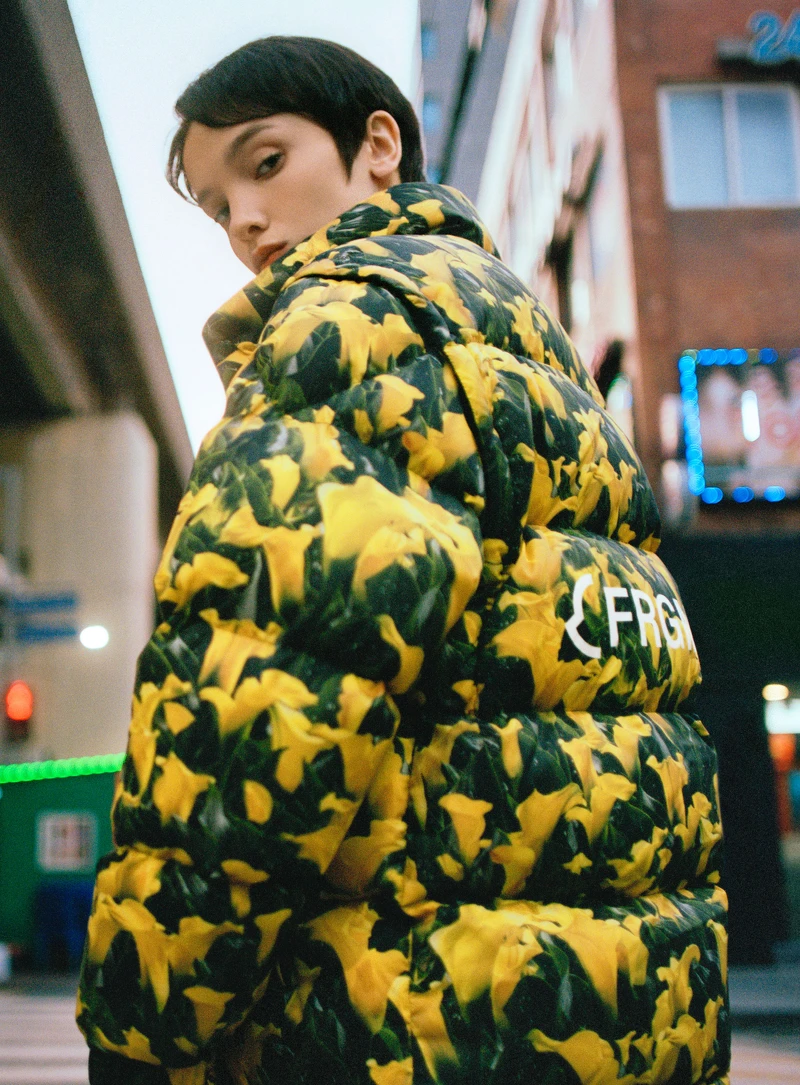 百合花羽絨夾克。