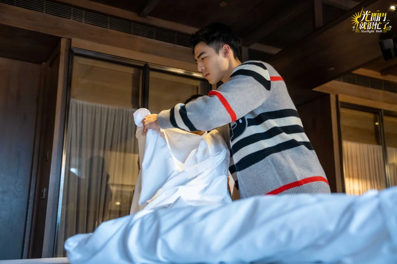 《光開門就很忙了》陳昊森認真學習房務整理