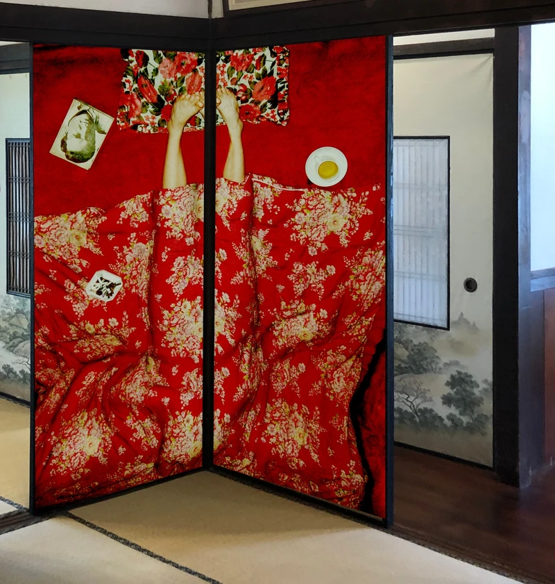 楊登棋(登曼波)_塑膠禮儀_東勢_台中客家故事館 ©藤木植人、山冶計畫、藝術家提供。 楊登棋(登曼波)_塑膠禮儀_東勢_台中客家故事館 ©藤木植人、山冶計畫、藝術家提供。