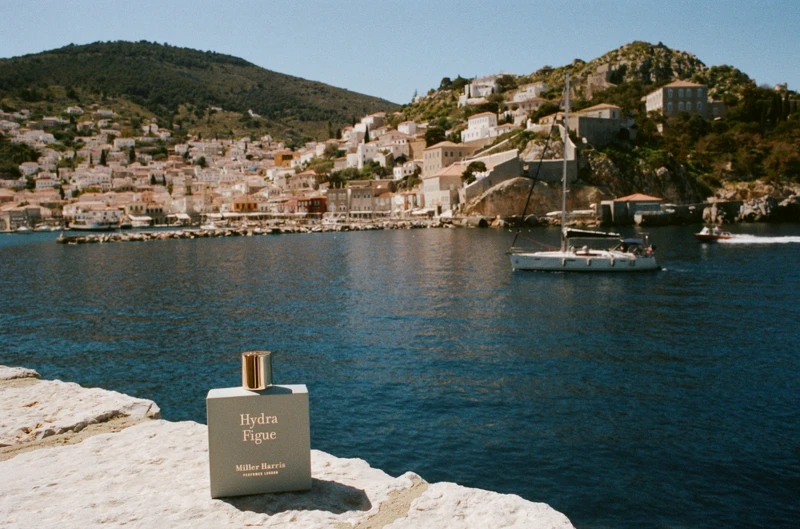 Miller Harris 伊島聖果淡香精情境圖。 Miller Harris 伊島聖果淡香精情境圖。