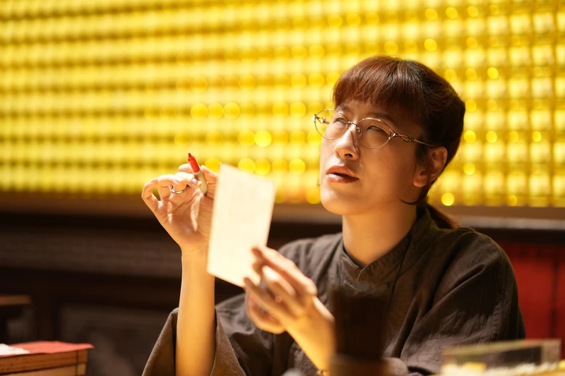 百白在《我的麻吉4個鬼》中翻白眼通靈