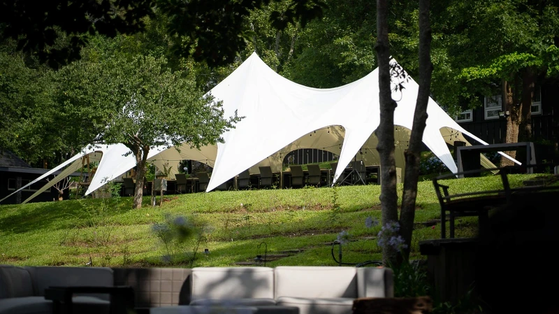 2023暑假檔期「避暑啤酒祭」戶外搭起天幕