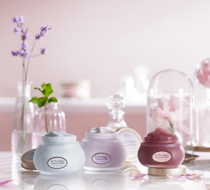 (由左至右)二合一臉部純淨磨砂膏- 薄荷&薰衣草 200ml NT1,680、二合一臉部純淨磨砂膏-珍萃玫瑰 125ml NT1,680