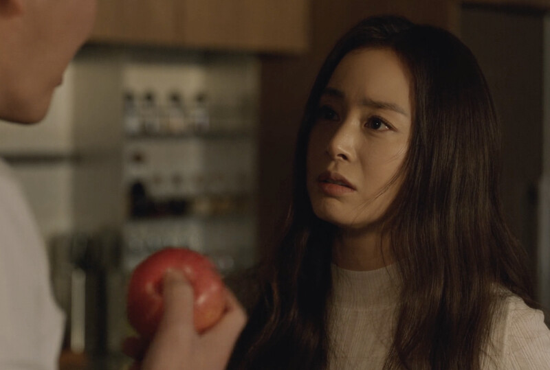 《有院子的家》文珠蘭發現院子裡的手 《有院子的家》文珠蘭發現院子裡的手