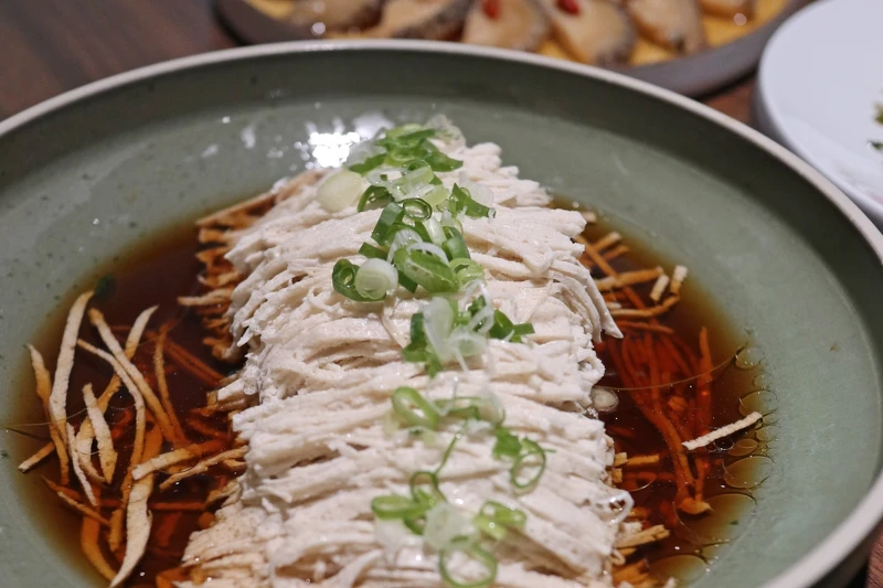 「雞湯千絲」。