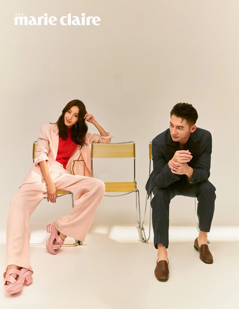 隋棠:紅色針織上衣、粉色西裝外套、寬版長褲,all by Boss;厚底造型涼鞋,Ferragamo;珠寶鑽戒,all by K.UNO。 温昇豪:深藍色西裝外套、西裝褲,Boss;棕色樂福皮鞋,Sandro Homme;珠寶鑽戒,all by K.UNO。 隋棠:紅色針織上衣、粉色西裝外套、寬版長褲,all by Boss;厚底造型涼鞋,Ferragamo;珠寶鑽戒,all by K.UNO。 温昇豪:深藍色西裝外套、西裝褲,Boss;棕色樂福皮鞋,Sandro Homme;珠寶鑽戒,all by K.UNO。