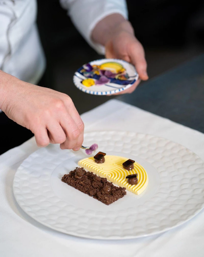 主廚 Claudio Lanuto 將以蔬菜園種植的食材製作料理。 主廚 Claudio Lanuto 將以蔬菜園種植的食材製作料理。