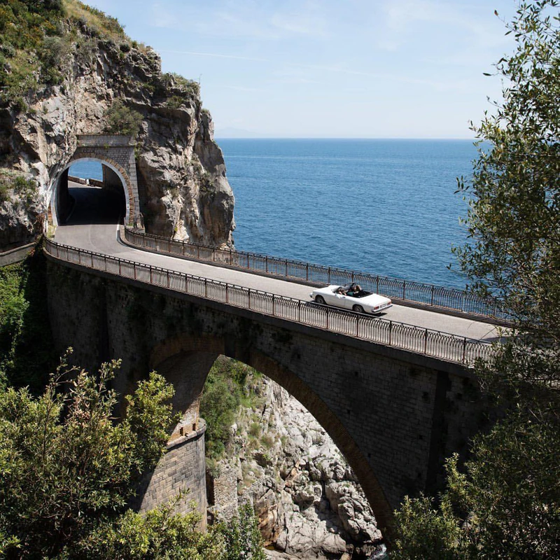 酒店規劃多個周邊導覽行程。 酒店規劃多個周邊導覽行程。