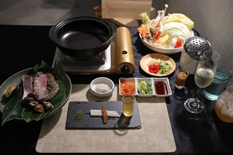 除了風味套餐還能選用海陸鍋物。 除了風味套餐還能選用海陸鍋物。