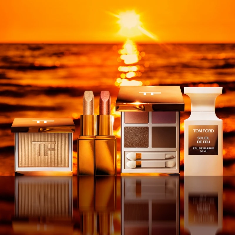 TOM FORD澄金琥珀系列香水與彩妝情境圖。 TOM FORD澄金琥珀系列香水與彩妝情境圖。