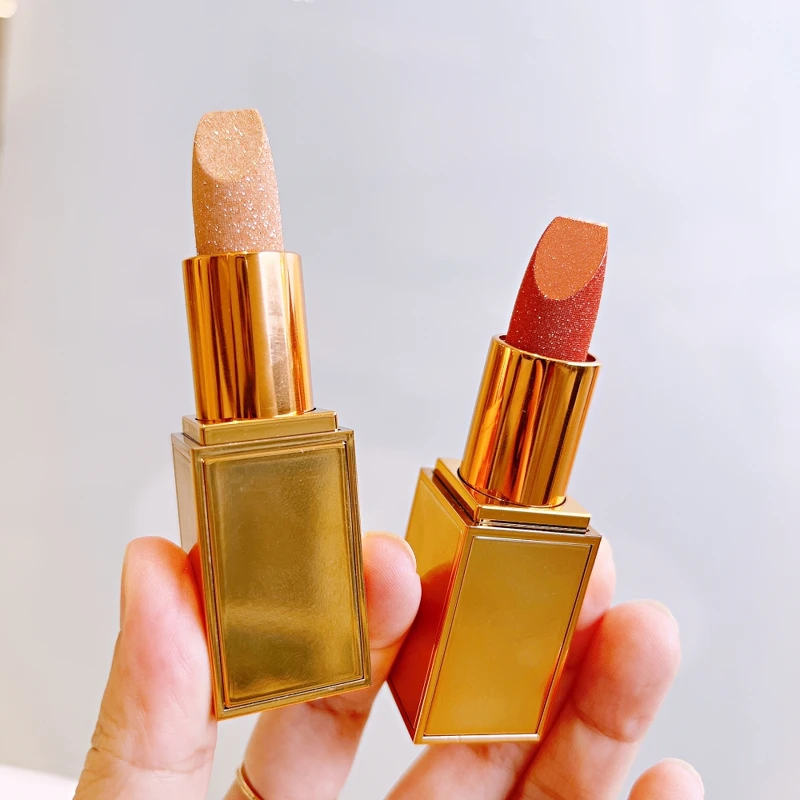 TOM FORD澄金琥珀限定版太陽輕吻澄金潤唇膏(01 SUNLIGHT、#02 SUN SPARK),NT2,100 TOM FORD澄金琥珀限定版太陽輕吻澄金潤唇膏(01 SUNLIGHT、#02 SUN SPARK),NT2,100
